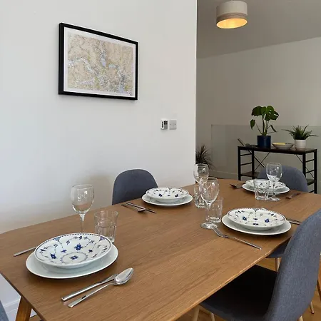 Апартаменты Modern Lake Retreat In Ambleside *